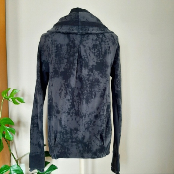 Lululemon To Class Jacket - Picture 5 of 7